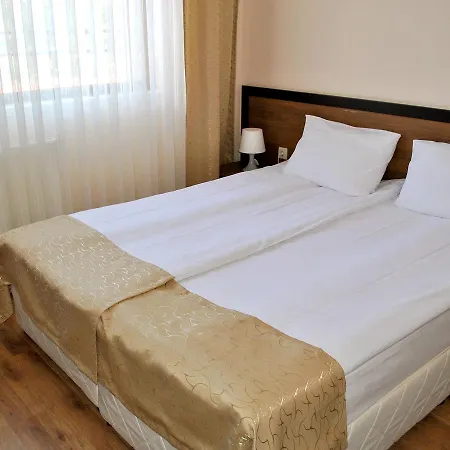Ivelia Hotel