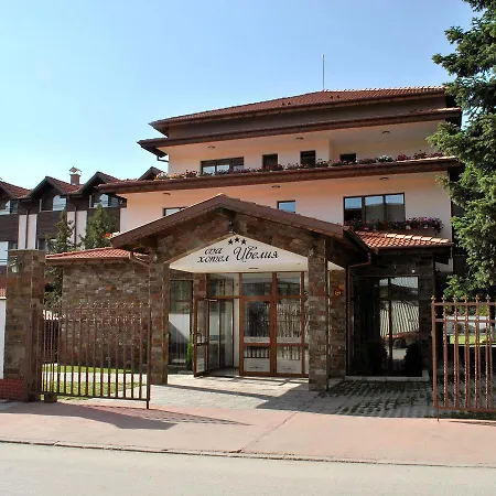 Хотел Ivelia 3*