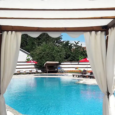 Ivelia Hotel