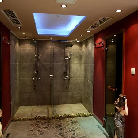 Ivelia Hotel