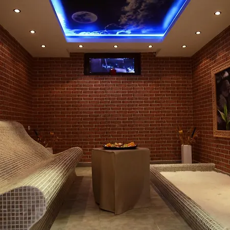 Ivelia Hotel 3*